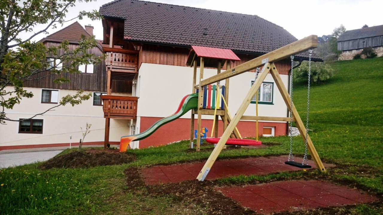 Ferienhof Gindl Und Gaestehaus Gindl Tauplitz Bagian luar foto